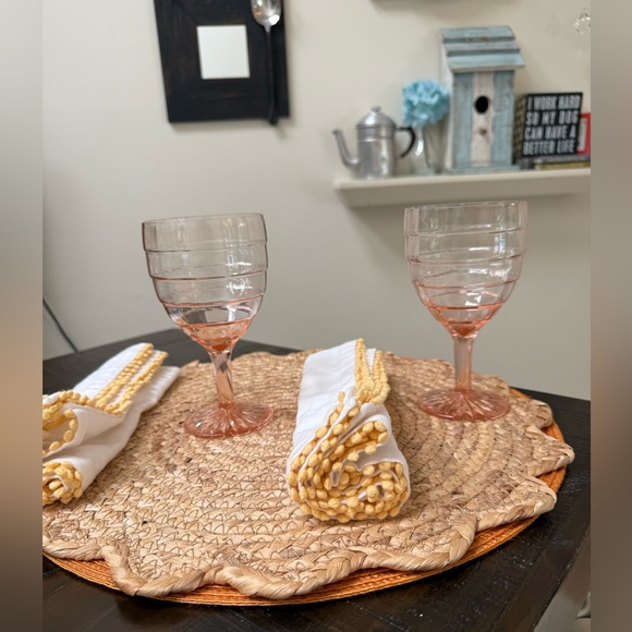 Depression Glass Pair of 2 Wine/Water Glasses, Pink, Stemmed - Picture 6 of 7